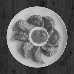 Paneer Momos Fry (6 Pc)