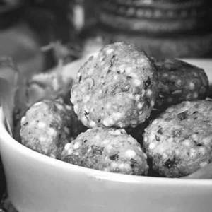 Sabudana Vada With Dahi