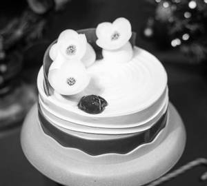 Strawberry Bubble Gum Cake 1/2 Kg