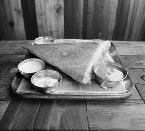 Butter masala dosa