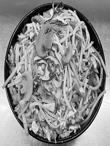 Egg Hakka Noodles