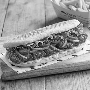 Gaston (Buffalo Fried Chicken & Jalapeno Sandwich)