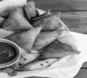 Cheese Chilli Samosa Pack of 4