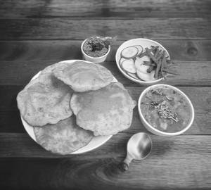 Aloo Puri Combo                            