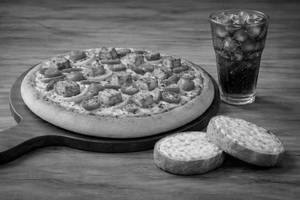 Sizzling Paneer Pizza Meal
