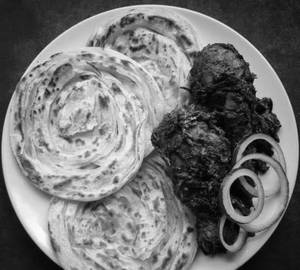 2 Paratha with Chilli Chicken