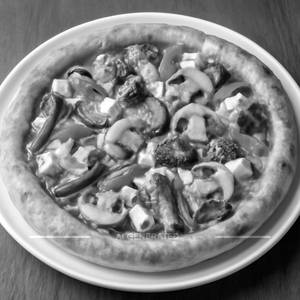 Veg Illusions Signature Pizza [9 Inches]