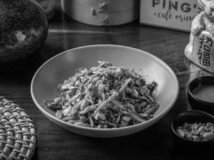 Vegan Crunchy Peanut Salad