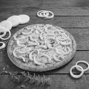 Cheesy Onion Pizza