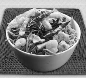 Mix non veg schezwan noodles