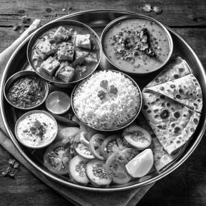 Protien Thali (Paneer Sabji + Dal Fry + Rice + 4 Roti + Salad)