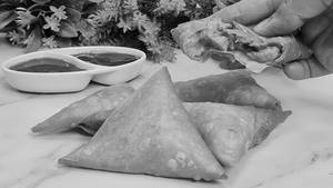 Peri Peri Chicken Cheese Samosa