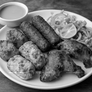 Non veg-(Chicken Biryani-1 Piece+ 2 Pieces Of Oil Fry Kabab+Raita+ 1 Gulanb Jamun)