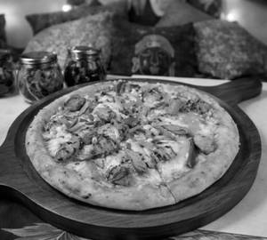 American barbeque chicken pizza