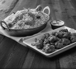 Chicken biriyani box 750ml + chilli chicken