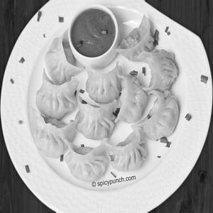 Chicken Steamed Momos [8 Pieces]