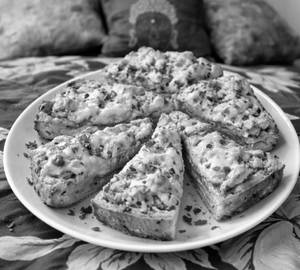 Alfredo chicken garlic bread