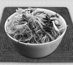 Veg schezwan noodles