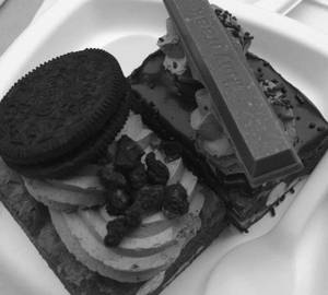 Brownie With Oreo And Kitkat