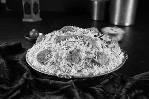 Lucknowi Nawazish-e-Zafrani Gosht Biryani (Zafrani Mutton)(Mild Spicy)