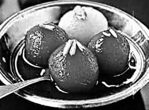 Laal Gulab Jamun