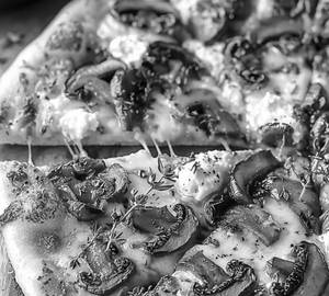 Cheese & Mushroom Pizza
