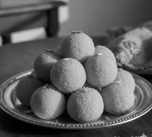 Laddu Red [1 piece]