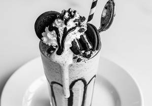 Oreo shake with ice cream