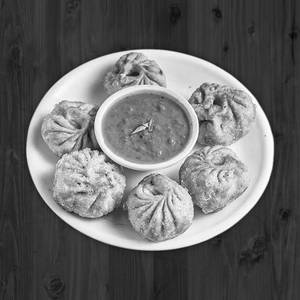 Veg Dry Momos [8 Pieces]