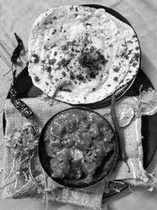 Kadhai Paneer + 2 Tandoori Roti Salad Chutney Pickle