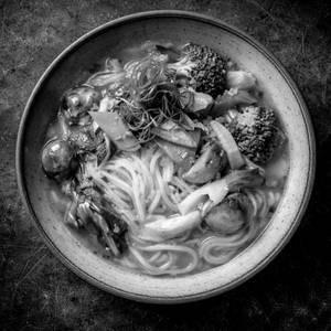 Veg Cantonese Gravy Noodles