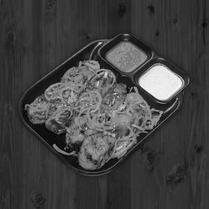 Paneer Achari Momos [8 Pieces]