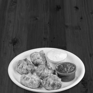 Veg Kadhai Momos [8 Pieces]