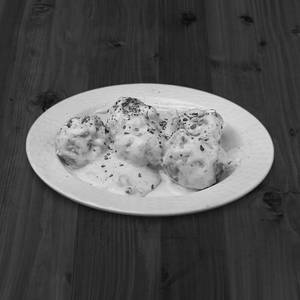 Chicken White Sauce Momos [8 Pieces]