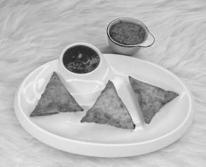 Mutton Samosa (3 Pieces)