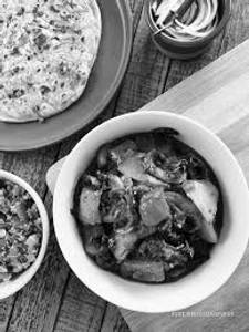 Mushroom Do Pyaza + 1 Butter Naan Salad Chutney Pickle