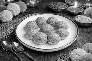 Nuvvula Laddu [250 g]