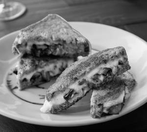 Mushroom Masala Cheese Grill Sandwich (3 Layer)