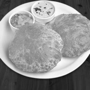 Poori (3) And Vadacurry