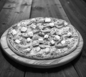 Peppy Paneer Pizza(Paneer, Capsicum And Red Paprika)