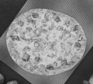 Cheesy Paneer Pizza 