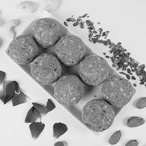 Gond Laddoo