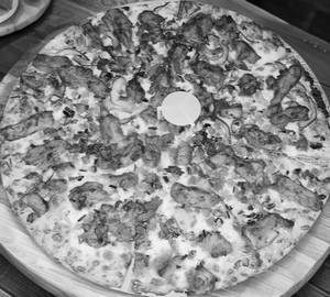 Zees special chicken Pizza