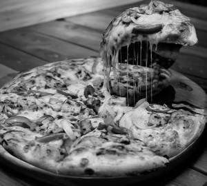 Paneer Extravaganza Pizza