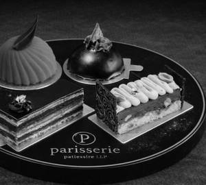Gateaux Box Of 4 ( Egg )