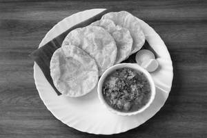 Luchi With Aloodum