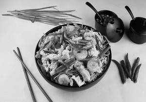 Chilli Garlic Noodles Hakka
