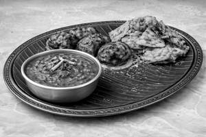 Half Dhaba Murgh Tiikka + Chicken Curry + 1 Dhaba Roti