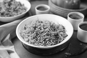 Veg Garlic Hakka Noodles