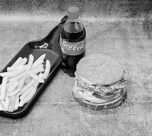 Chicken Snakker Burger Meal